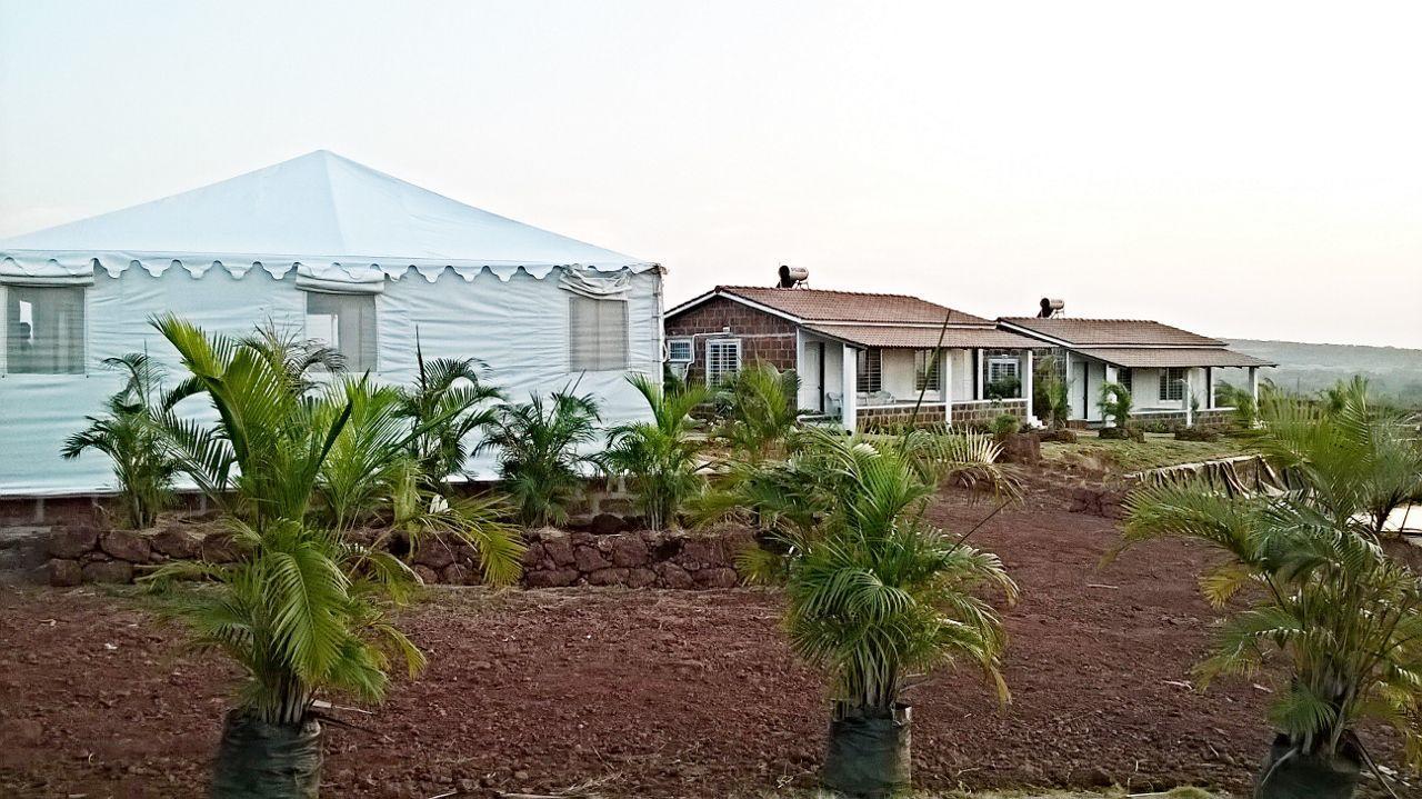 Palm Springs Lake Resort Jaitapur Экстерьер фото